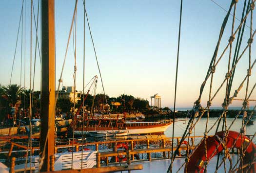 Hafen von Side